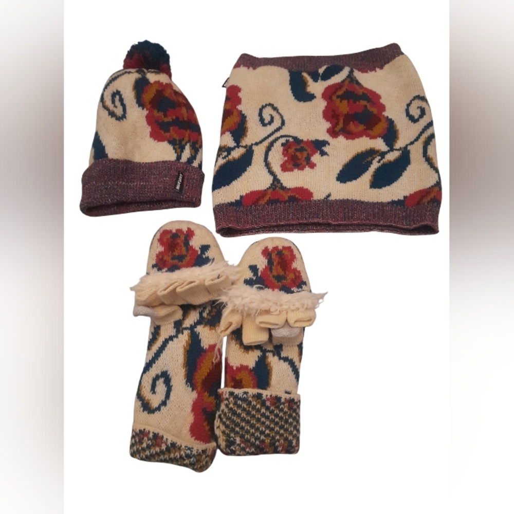 Muk Luks 3 Piece Floral Winter Set Y2k